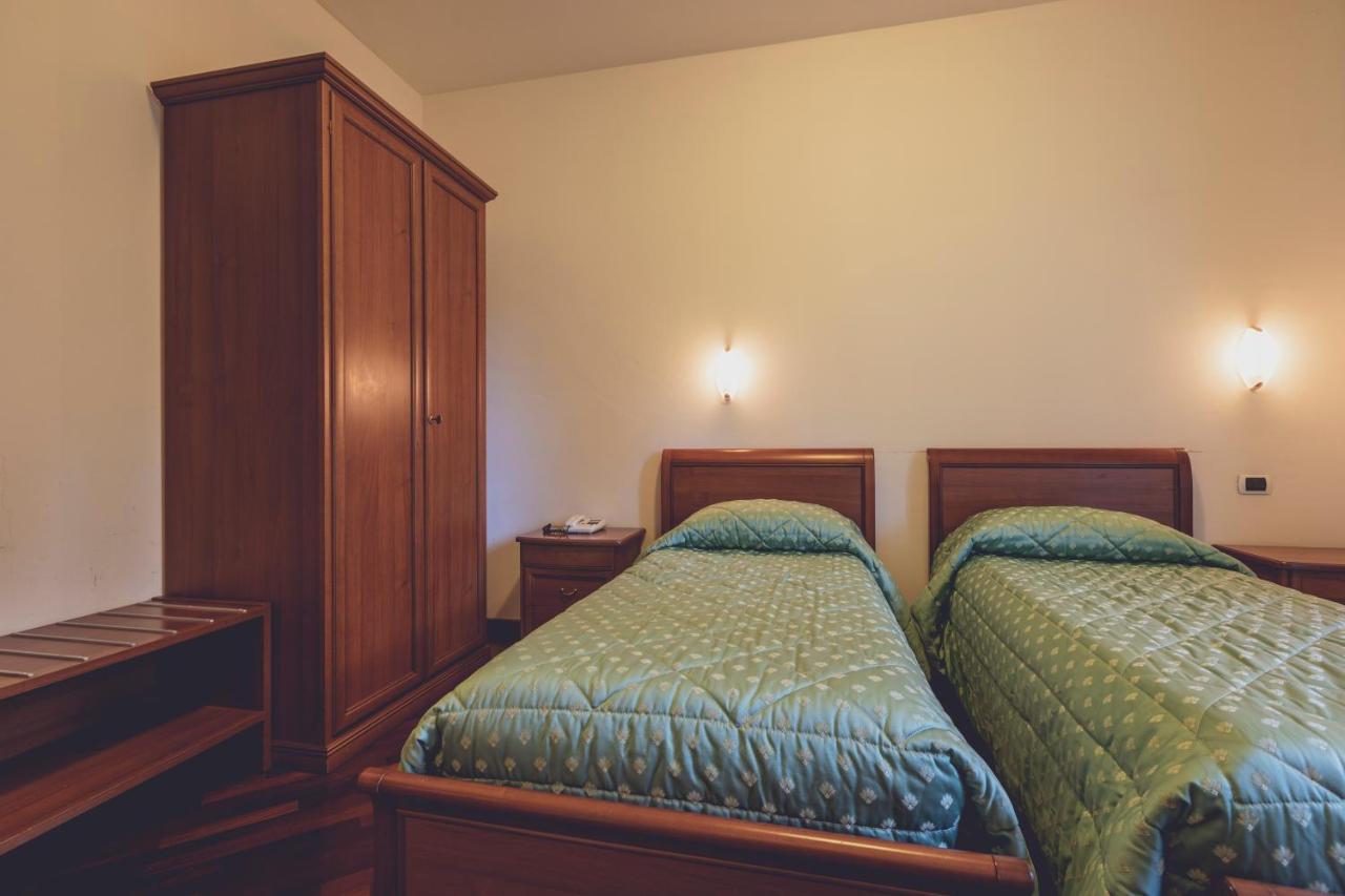 Albergo Ristorante Pasqui Rocca San Casciano Luaran gambar
