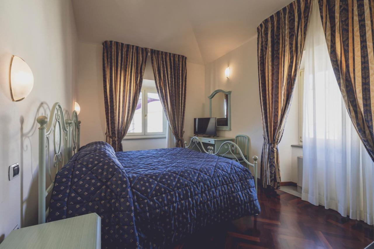 Albergo Ristorante Pasqui Rocca San Casciano Luaran gambar